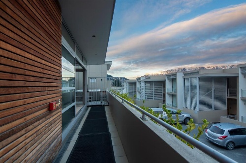 Highview Apartments image 7